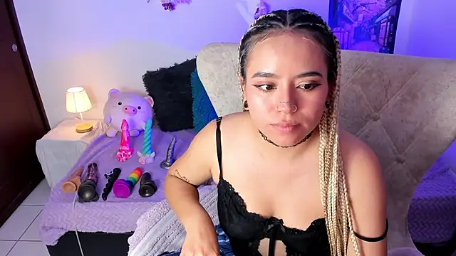 Nataliahenao69 online show from 08/03/26, 04:00