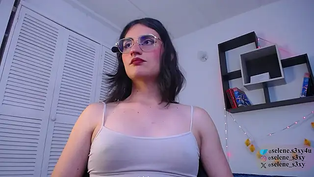 Snapshot of selene_s3x chatting on 11/22/25, 10:42 selene s3x online show from 11/22/25, 10:42