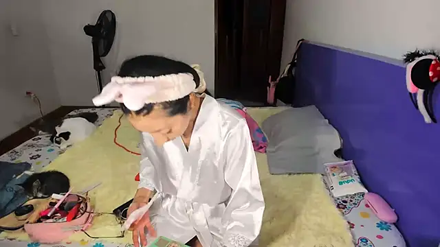 Anais lux online show from 04/15/26, 11:38