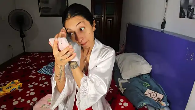 Snapshot of Anais_lux chatting on 07/11/26, 11:28 Anais lux online show from 07/11/26, 11:28