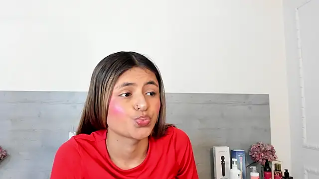 sunnyWhitee online show from 03/28/26, 07:24