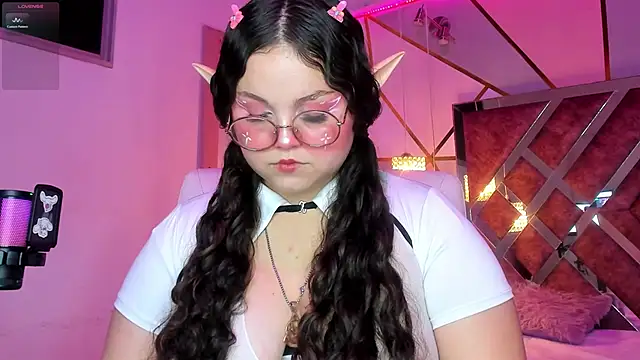 Snapshot of ShylySweet chatting on 02/26/26, 06:23 ShylySweet online show from 02/26/26, 06:23