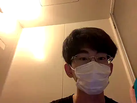 Snapshot of kurusu46 chatting on 10/17/25, 11:24 kurusu46 online show from 10/17/25, 11:24