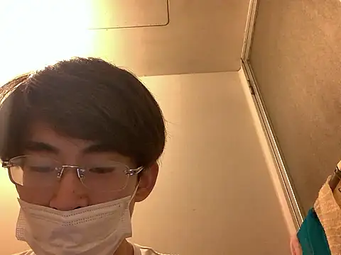 Snapshot of kurusu46 chatting on 12/19/25, 11:06 kurusu46 online show from 12/19/25, 11:06