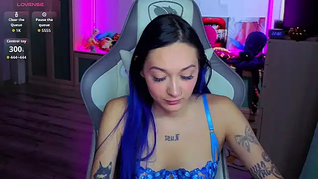 Im suka online show from 12/19/25, 01:56