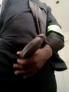 Snapshot of dickcurved38 chatting on 11/17/25, 06:41 dickcurved38 online show from 11/17/25, 06:41