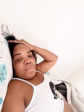 Snapshot of bruna6937 chatting on 03/02/26, 04:14 bruna6937 online show from 03/02/26, 04:14