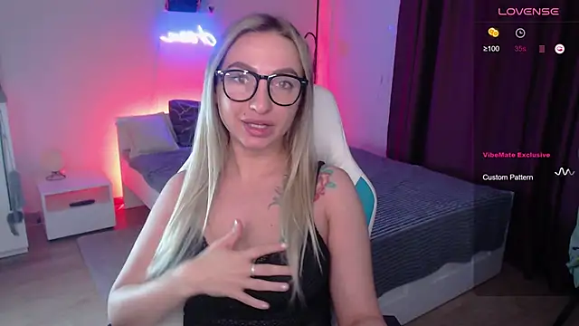 Bunny Butt  online show from 01/15/26, 10:20