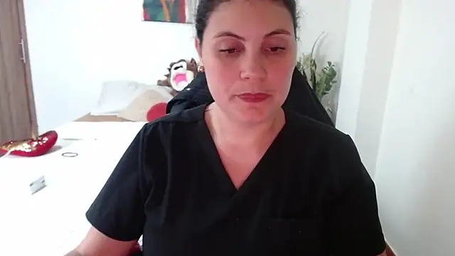 Snapshot of Secret_Bella chatting on 10/01/25, 04:35 Secret Bella online show from 10/01/25, 04:35