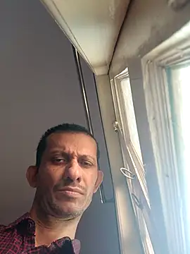 Snapshot of monster-dickk chatting on 12/16/25, 05:12 monster-dickk online show from 12/16/25, 05:12