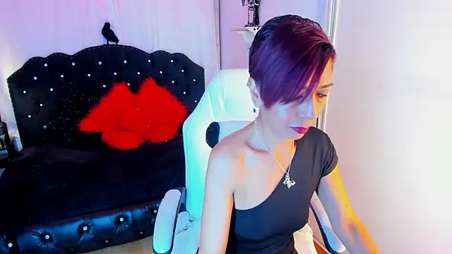 Trinityy   online show from 11/22/25, 06:29