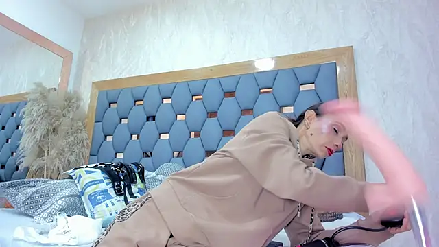 crystal sm online show from 03/21/26, 03:11