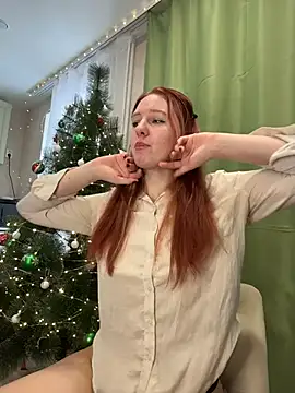 Snapshot of Hera_Mark chatting on 12/14/25, 05:57 Hera Mark online show from 12/14/25, 05:57