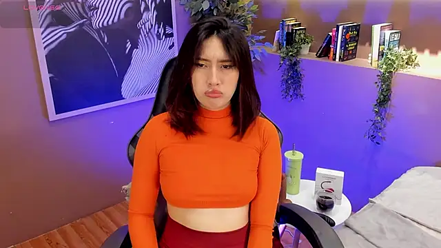 Skyyle  online show from 04/05/26, 04:59