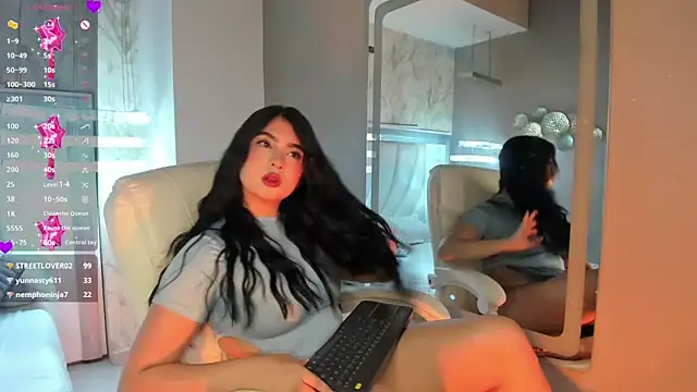 Snapshot of Sweety_Nicole_ chatting on 05/18/26, 02:56 Sweety Nicole online show from 05/18/26, 02:56