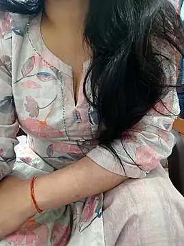 roshni agrawal0 online show from 05/04/26, 02:46