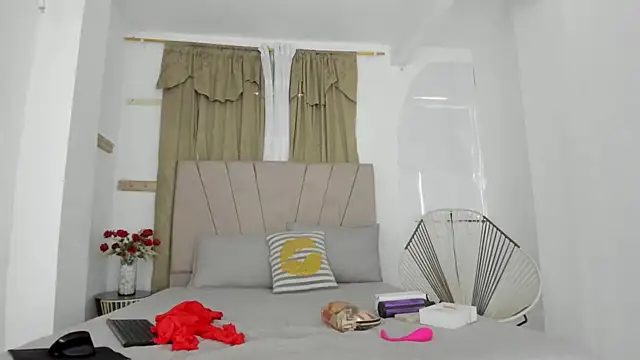 Snapshot of Lady_miss___ chatting on 09/30/25, 12:54 Lady miss online show from 09/30/25, 12:54