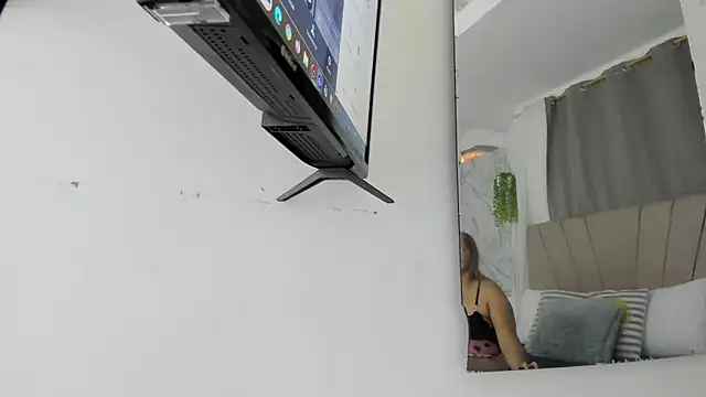 Lady miss    online show from 03/15/26, 01:06