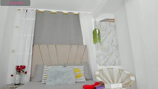 Lady miss    online show from 04/07/26, 12:05