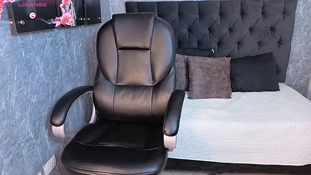 eileen  hills online show from 09/27/25, 07:08