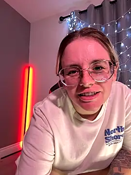 Snapshot of Charlies_world chatting on 12/03/25, 05:55 Charlies world online show from 12/03/25, 05:55