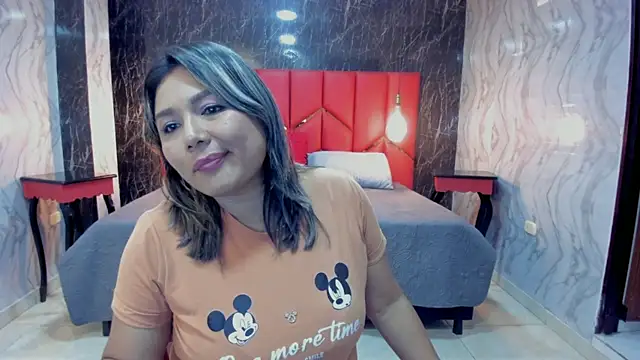 LatinaHoleQueen online show from 11/17/25, 02:34