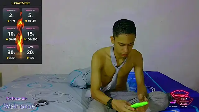 dylan apol0 online show from 04/21/26, 02:15