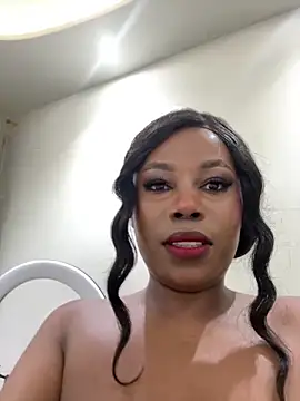 Snapshot of Elie-3 chatting on 10/16/25, 01:28 Elie-3 online show from 10/16/25, 01:28