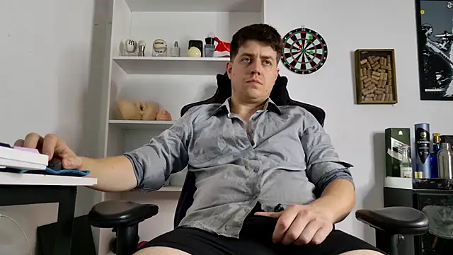 aaron nvk online show from 12/14/25, 07:40