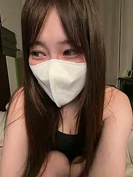 Snapshot of MOEMOE-Q chatting on 05/13/26, 05:21 MOEMOE-Q online show from 05/13/26, 05:21