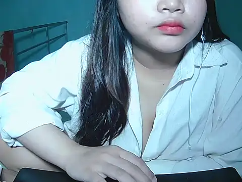 Lily3322 online show from 04/21/26, 12:56