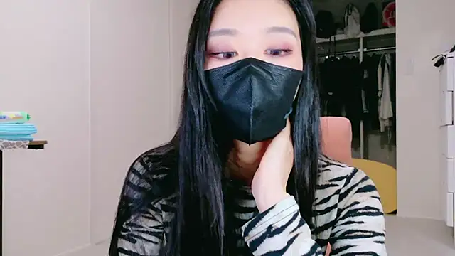 ramuchan desu online show from 10/16/25, 02:12