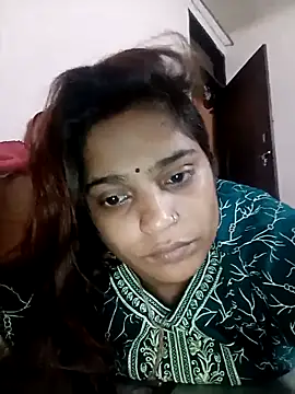 Snapshot of Trisha_71 chatting on 04/29/26, 11:36 Trisha 71 online show from 04/29/26, 11:36