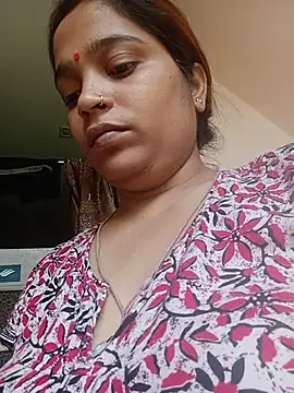 Snapshot of Trisha_71 chatting on 06/10/26, 04:01 Trisha 71 online show from 06/10/26, 04:01