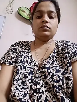 Snapshot of Trisha_71 chatting on 06/25/26, 10:53 Trisha 71 online show from 06/25/26, 10:53