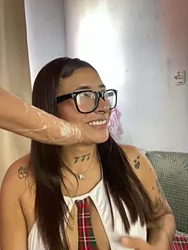 AnnieCouperr online show from 11/28/25, 03:47