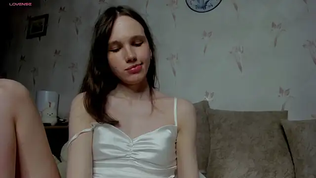 Snapshot of Annatomnaya chatting on 11/02/25, 07:16 Annatomnaya online show from 11/02/25, 07:16