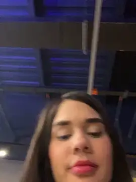 Snapshot of BellaLeclair chatting on 12/17/25, 06:36 BellaLeclair online show from 12/17/25, 06:36