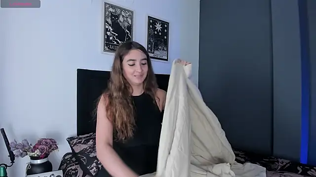 Snapshot of Alice_Dickinssonn chatting on 09/29/25, 01:16 Alice Dickinssonn online show from 09/29/25, 01:16