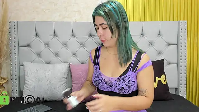 Skarlet 04 online show from 12/18/25, 03:18