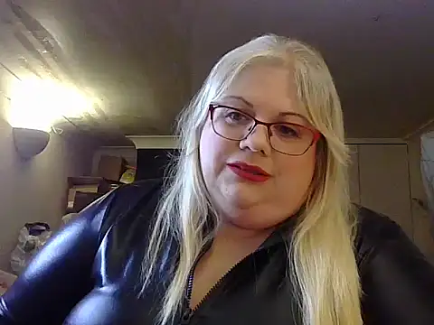 Kinkyhousewife83 online show from 09/27/25, 04:23