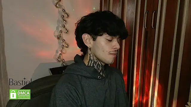 Snapshot of Mihail_leroy chatting on 09/09/25, 12:54 Mihail leroy online show from 09/09/25, 12:54