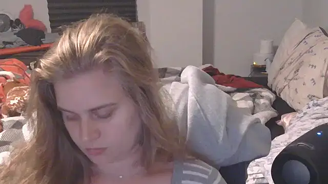 Snapshot of Sexyblonde12344 chatting on 09/13/25, 03:12 Sexyblonde12344 online show from 09/13/25, 03:12