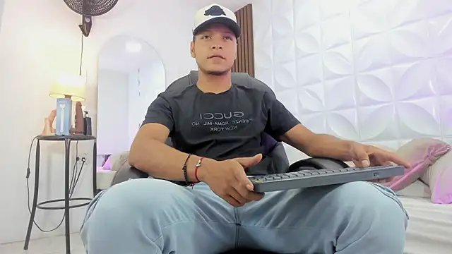 Ricky Owens1 online show from 11/23/25, 02:28