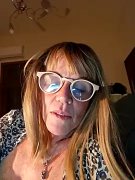 Polly23 online show from 10/21/25, 04:35