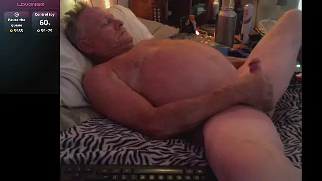 Pussyeat2please online show from 12/20/25, 08:27