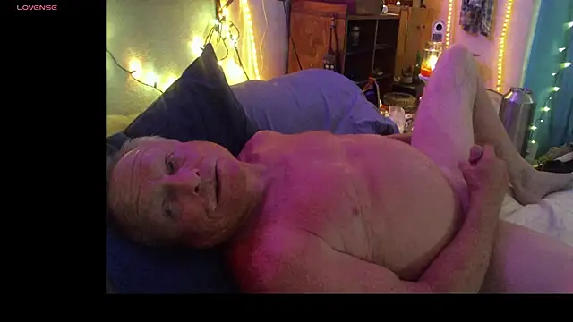 Pussyeat2please online show from 02/17/26, 02:35