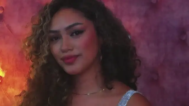 MaddisonBelucci online show from 10/29/25, 08:43