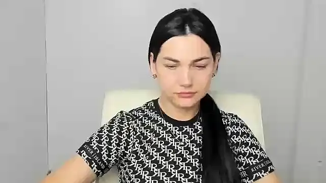 Lune Moon online show from 09/09/25, 05:40