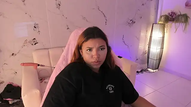 scarlett enjoy1 online show from 11/18/25, 02:43